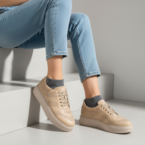 010 Adidași confortabili pentru femei, din piele naturală perforată, de culoare bej