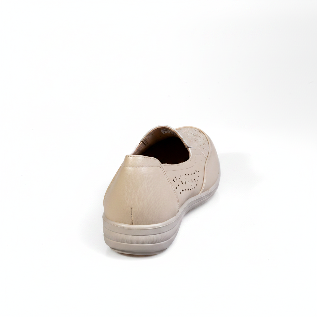 S566-2 Pantofi eleganți pentru femei, din piele ecologică perforată, de culoare bej