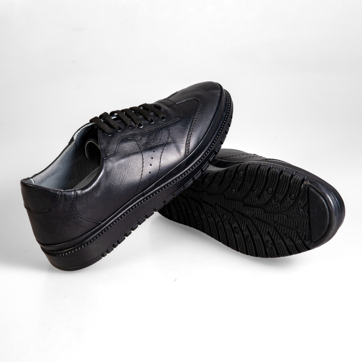 621001 Fekete férfi cipő