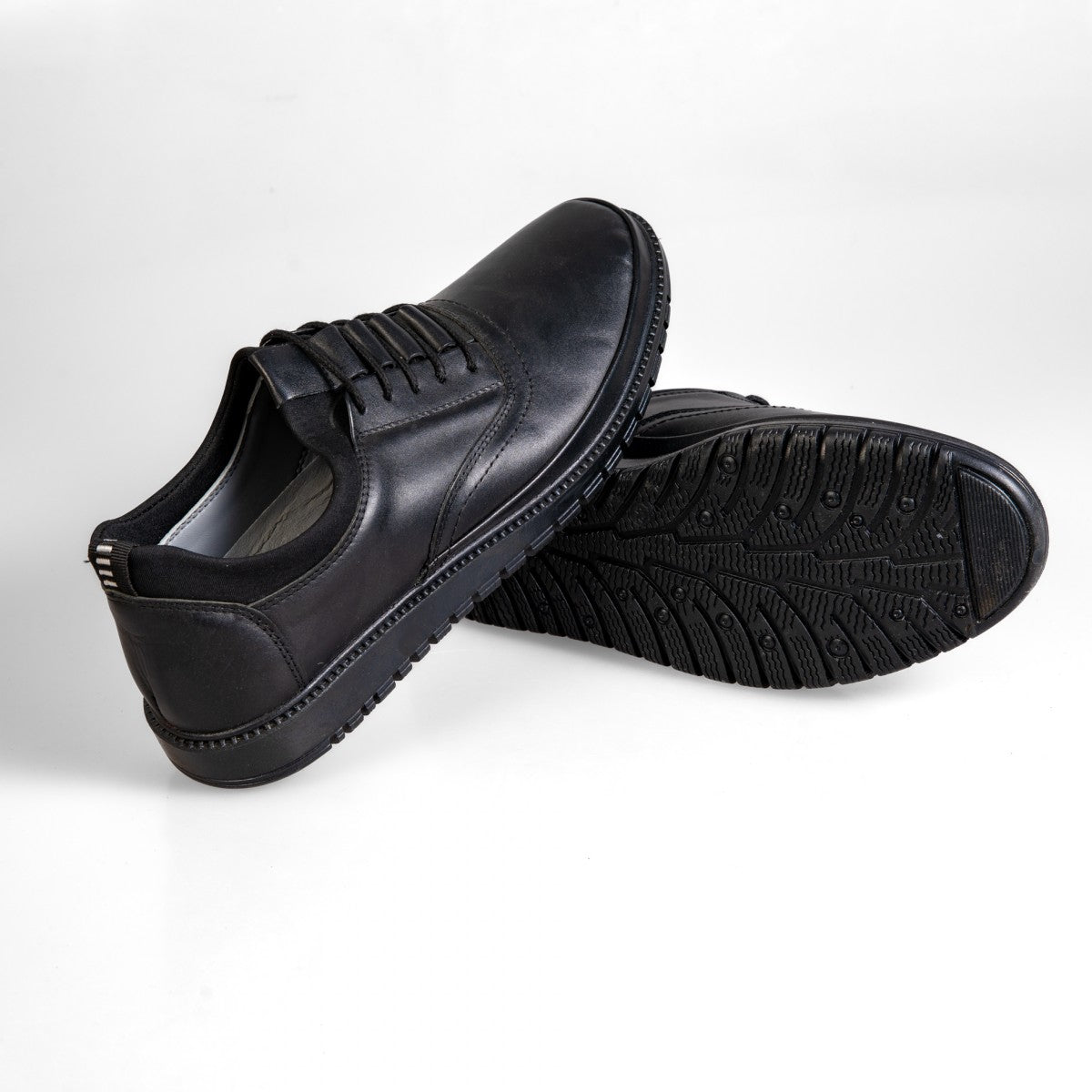 621005 Fekete férfi cipő