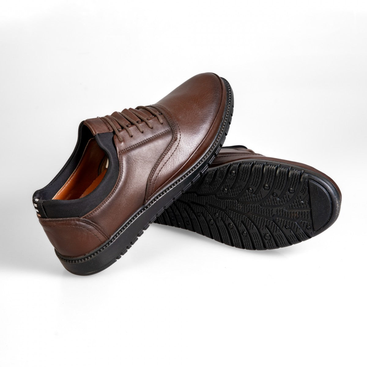 621005 Barna férfi cipő