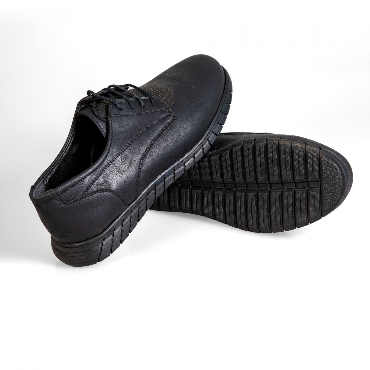 681020 Fekete férfi alkalmi cipő