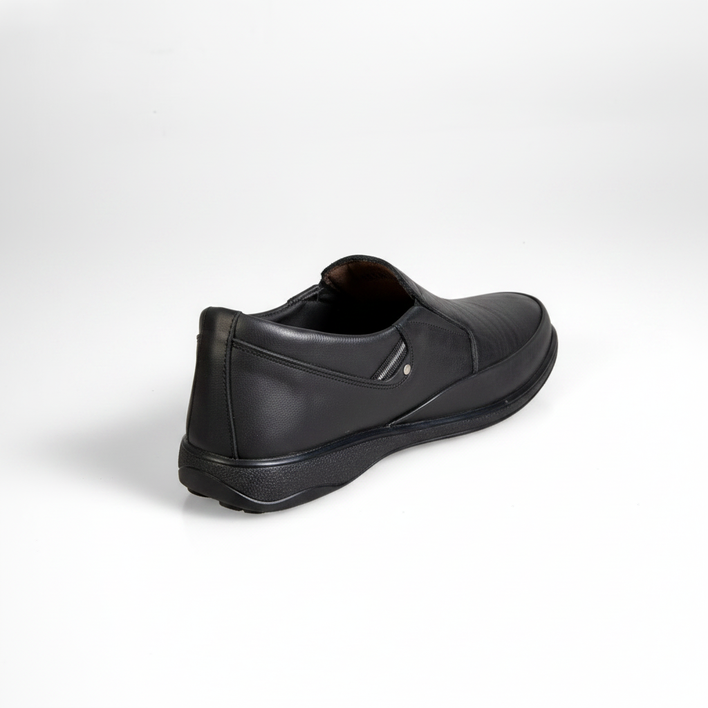 705002 Černé pánské volnočasové boty