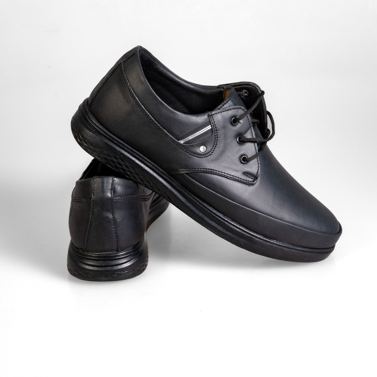 705003 Fekete férfi alkalmi cipő