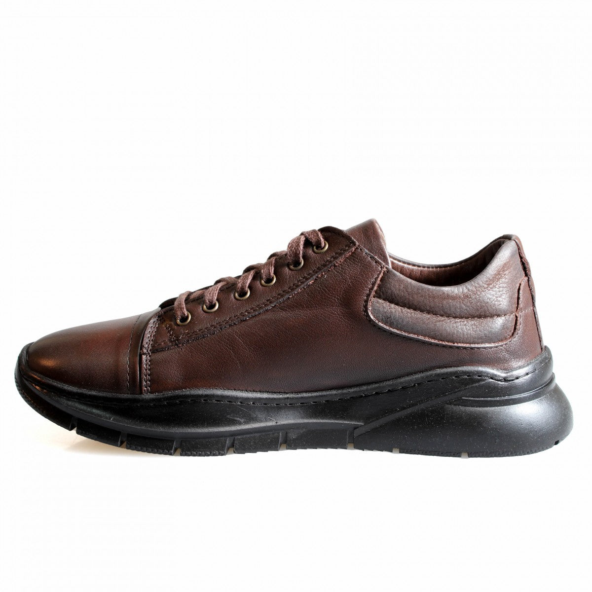 745004 Barna férfi cipő