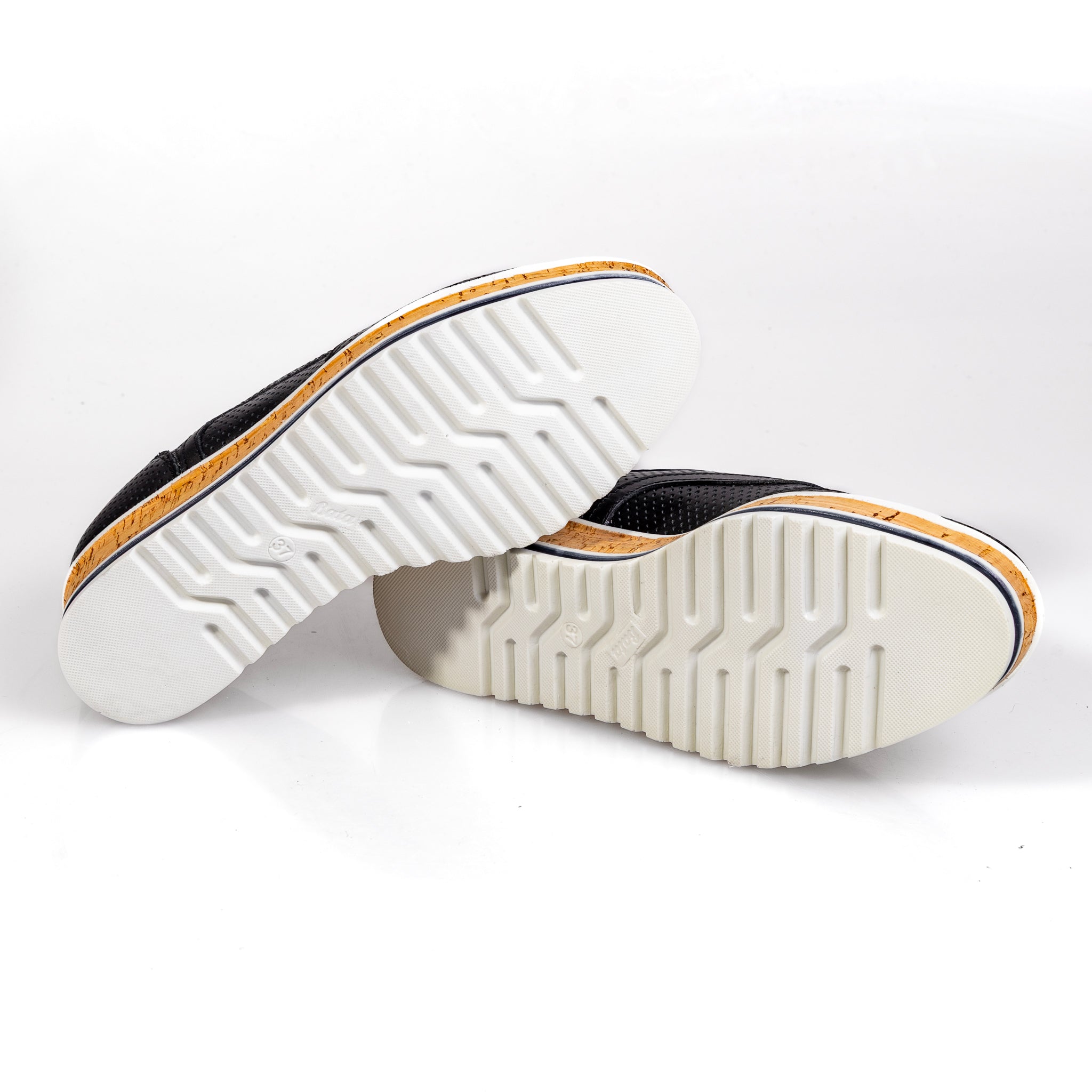 524-6584 – Women’s Laser-Cut Genuine Leather Platform Sneakers