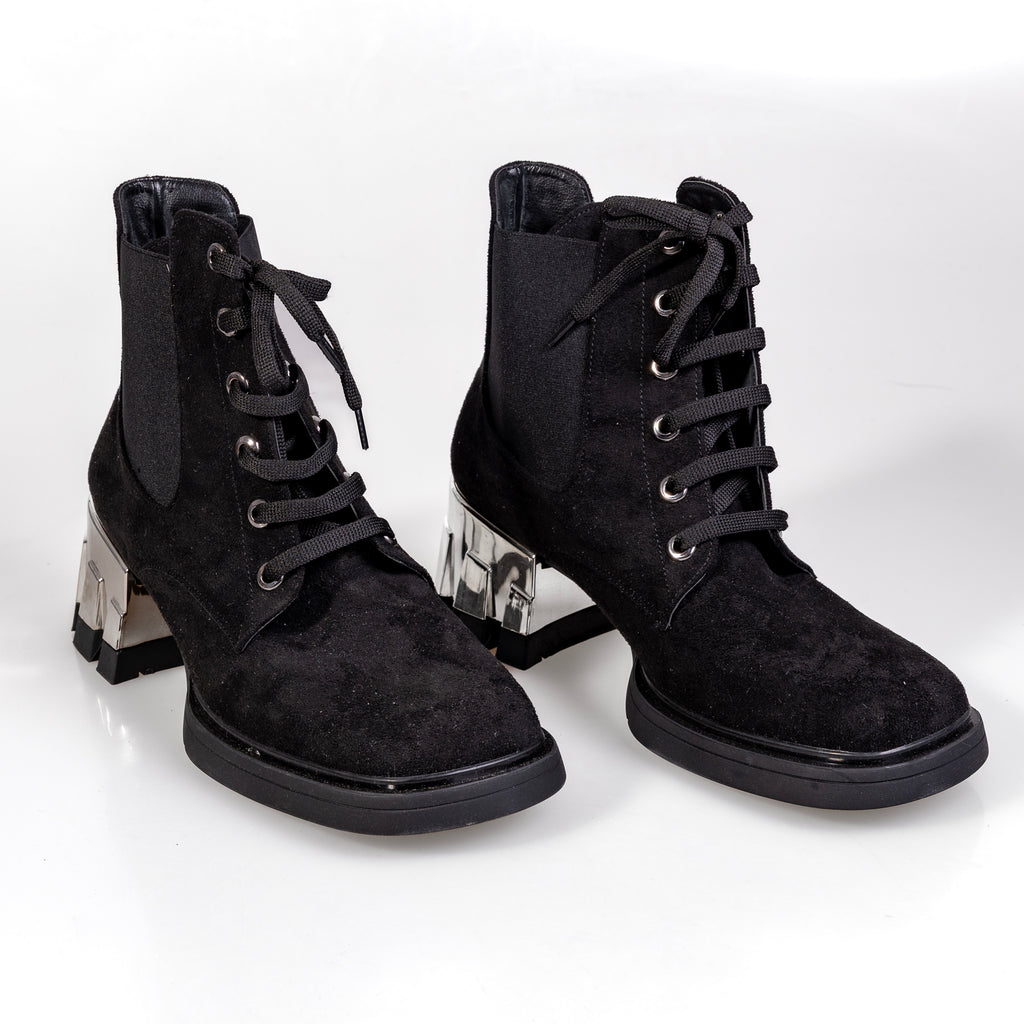2823 Black Nabuk – Women’s Open-Side Lace-Up Suede Boots