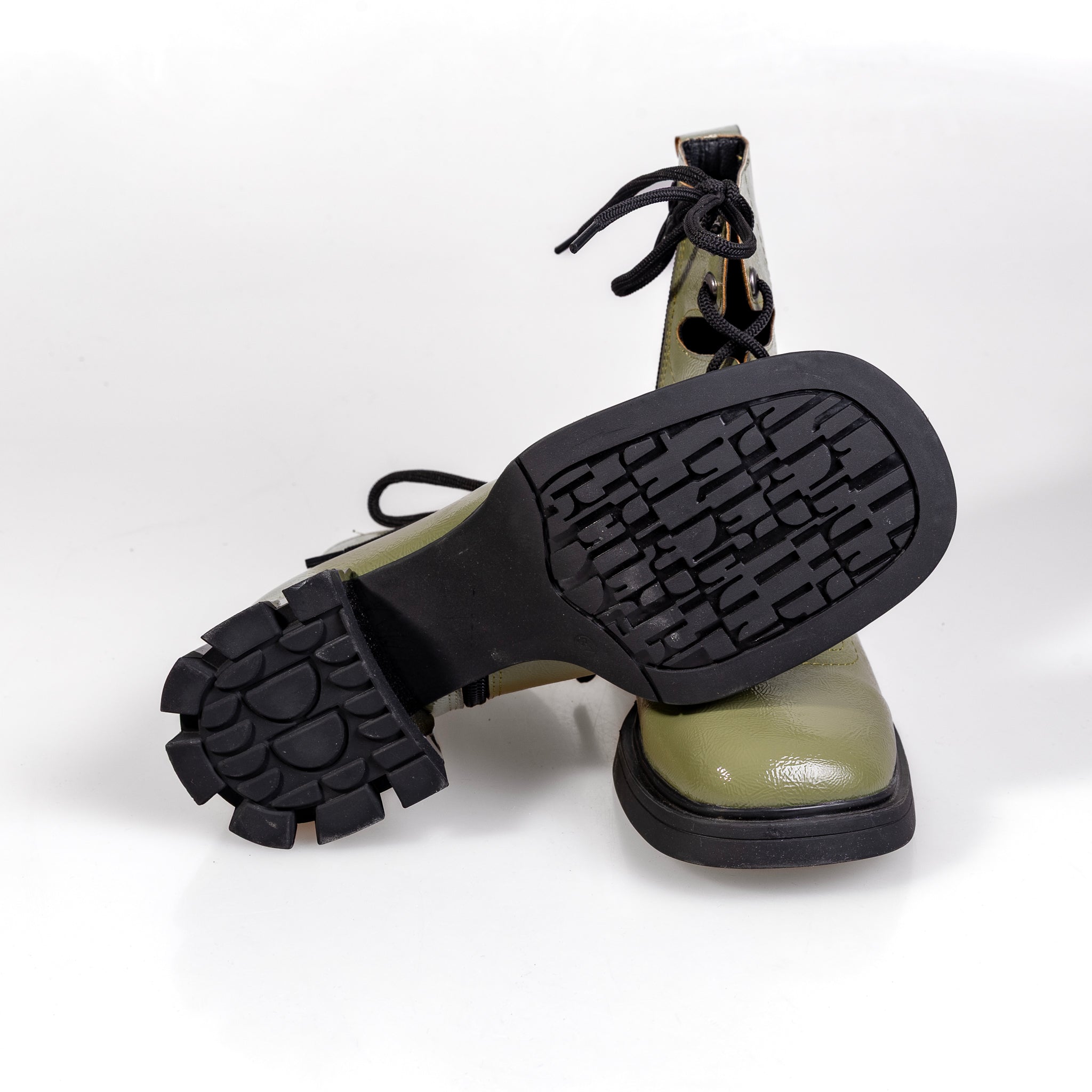 Z820 Green – Women’s Open-Side Lace-Up Patent Boots