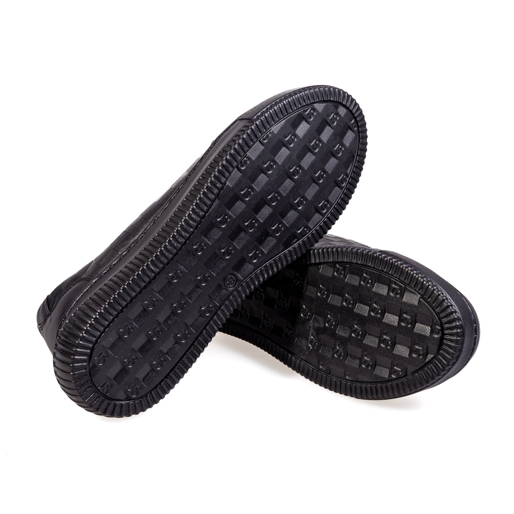 050 Black – Women’s Urban Genuine Leather Sneakers