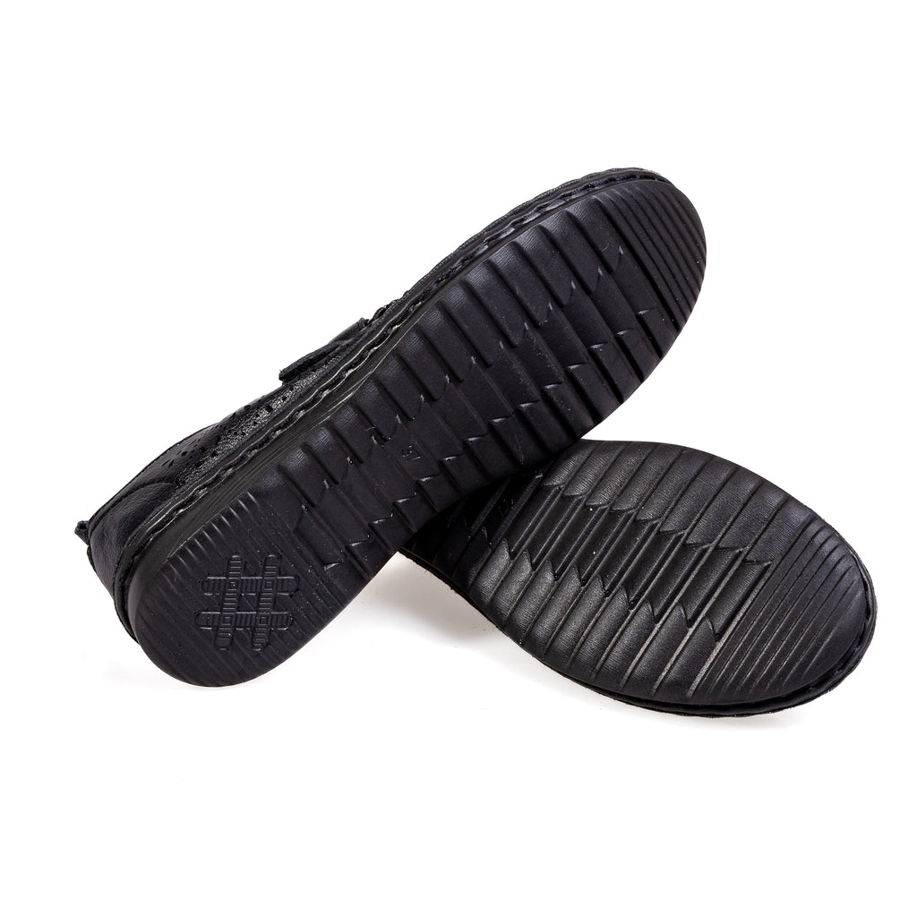 S599-1 Black – Women’s Floral Perforated Comfort Sneakers