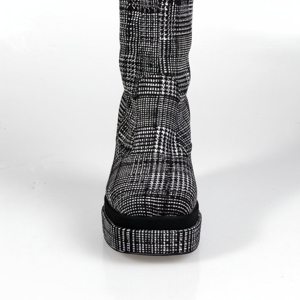 SL2099 Black – Women’s Geometric Patterned Platform Boots